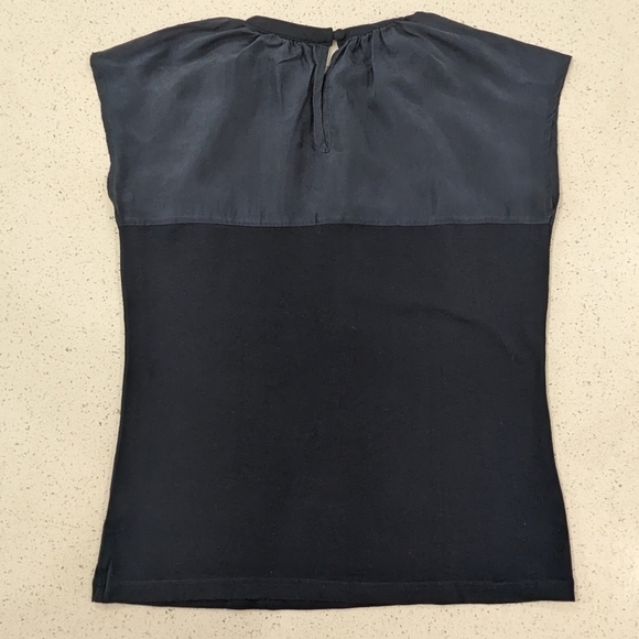 Liz Claiborne top blouse navy blue, high round neckline, sleeveless, size PM - Picture 2 of 10